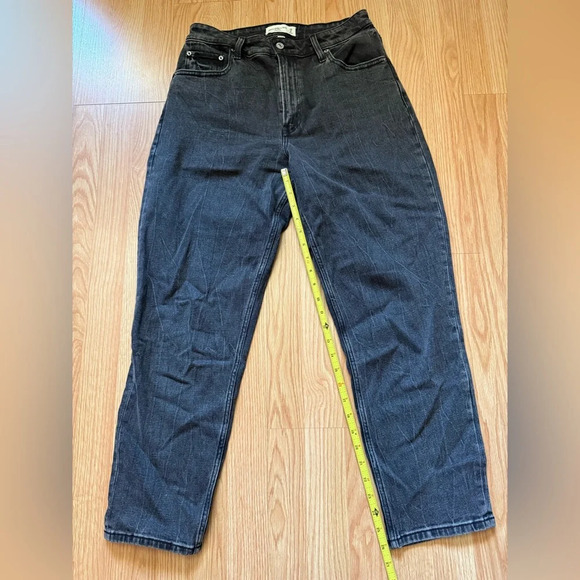 Abercrombie & Fitch The Mom High Rise Black Jeans Size 28 - Picture 4 of 6